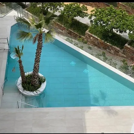 Panoramic Seaview Modern Apartment